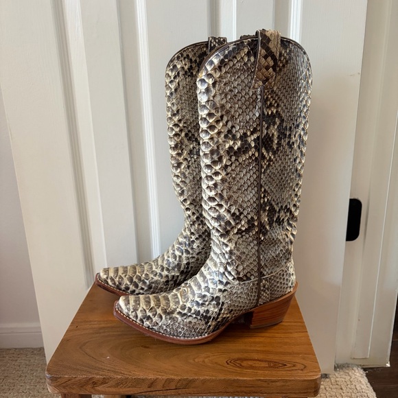 Idyllwind Shoes - SLAY PYTHON TALL WESTERN BOOTS - SNIP TOE SIZE 7B